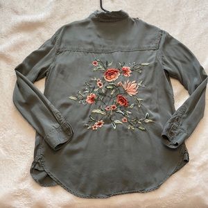 American Eagle oversized embroidered button up